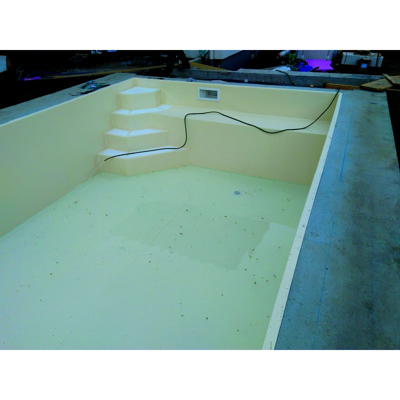 KWAD UPPER CLASS TRAPEZNO STOPNIŠČE S KLOPJO ZA SEDENJE